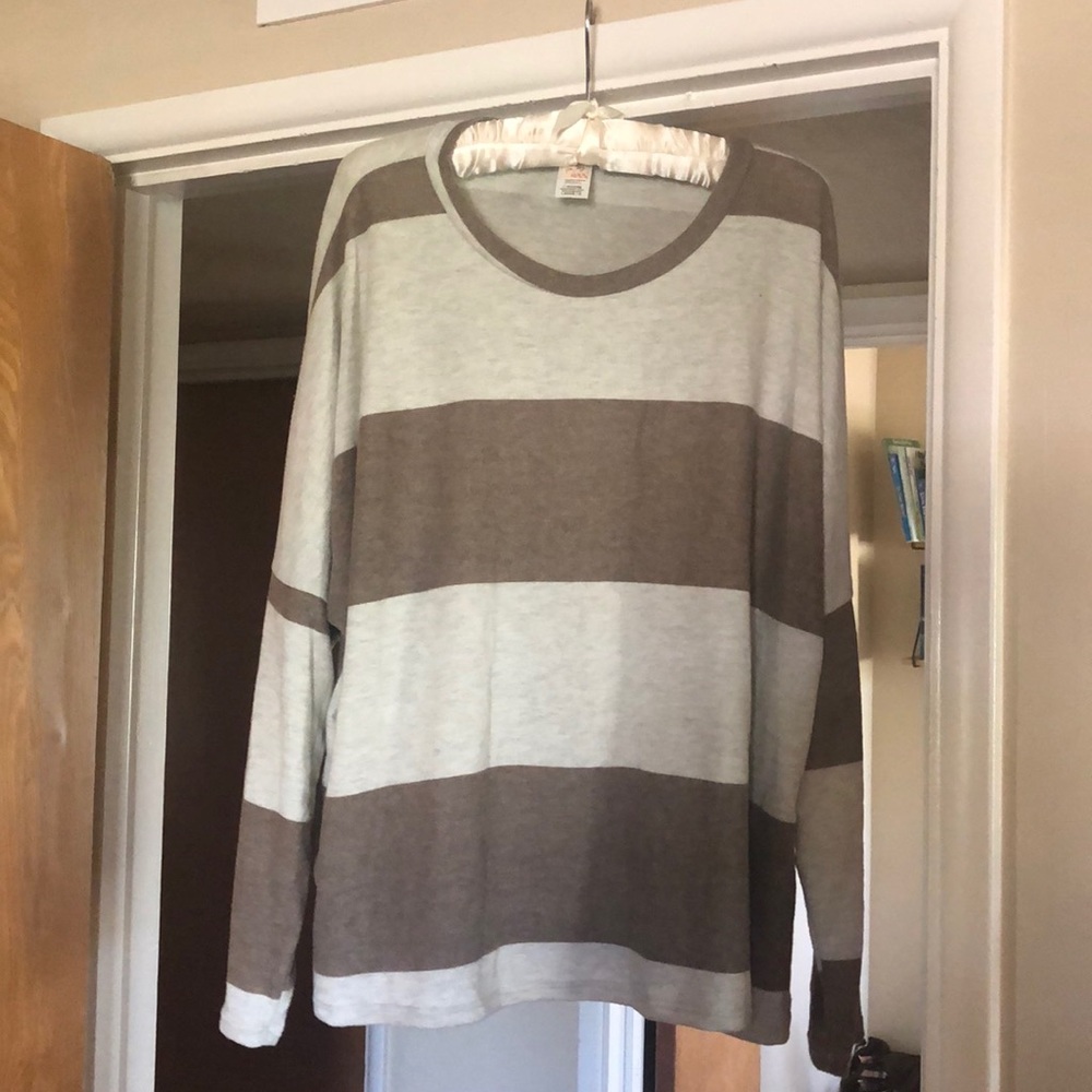 Oatmeal and brown lightweight sweater